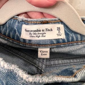 Abercrombie and Fitch Curve Love Jeans ( 90's Straight Ultra High Rise)